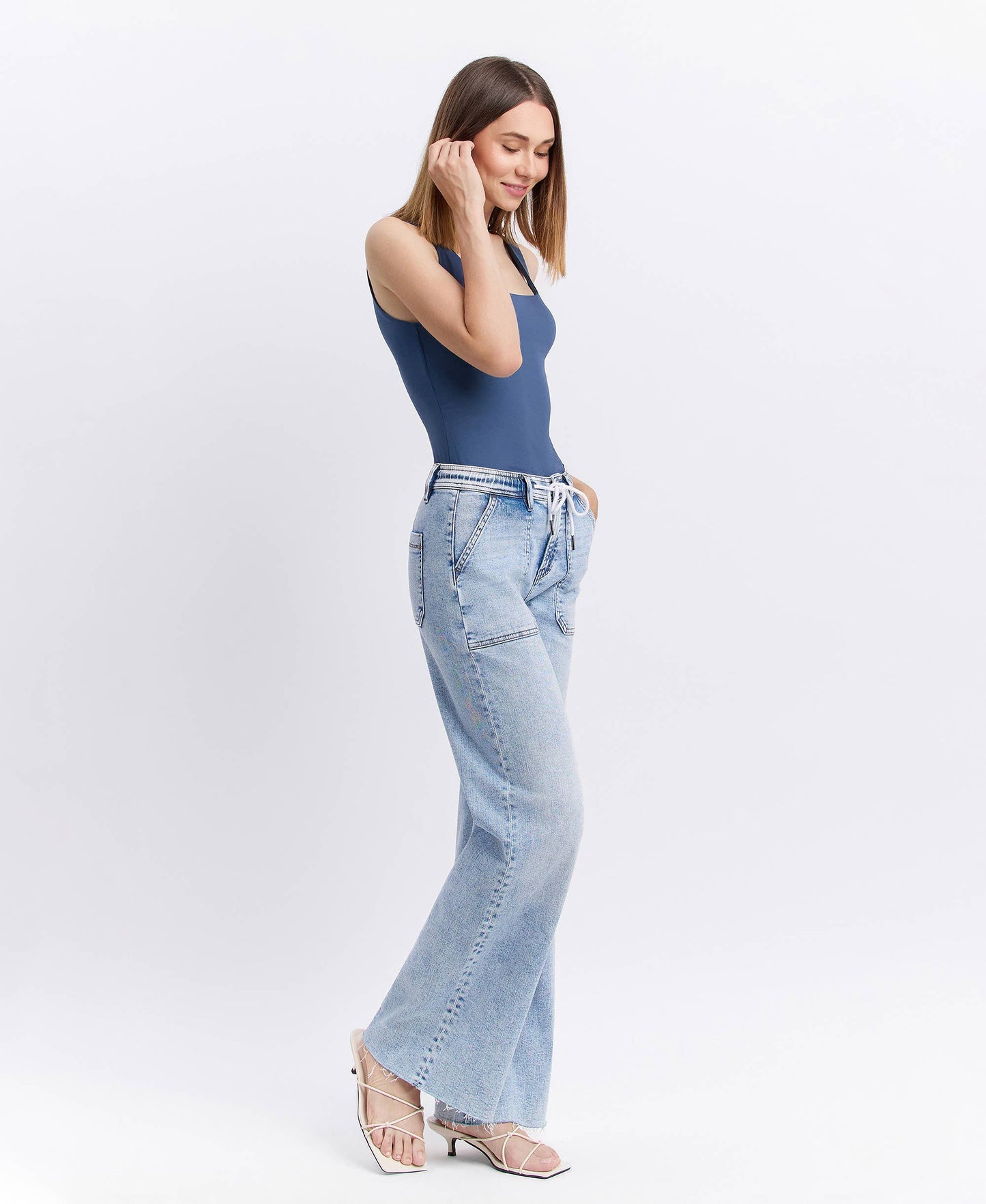 HIGH RISE DRAWSTRING WAISTBAND WIDE LEG JEANS F6065: CLEARLY / 26