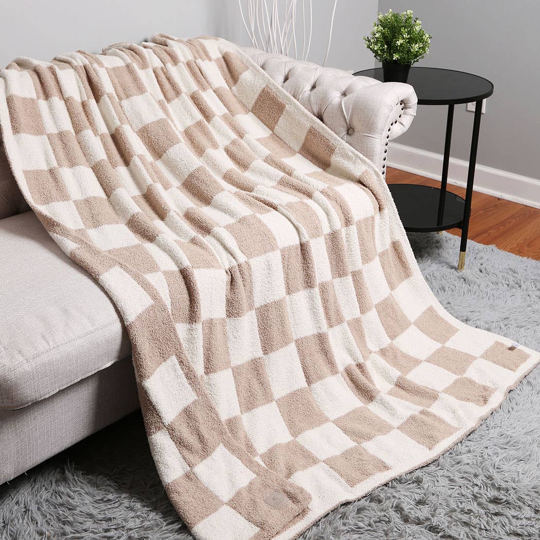 Checkerboard Patterned Throw Blanket: Beige