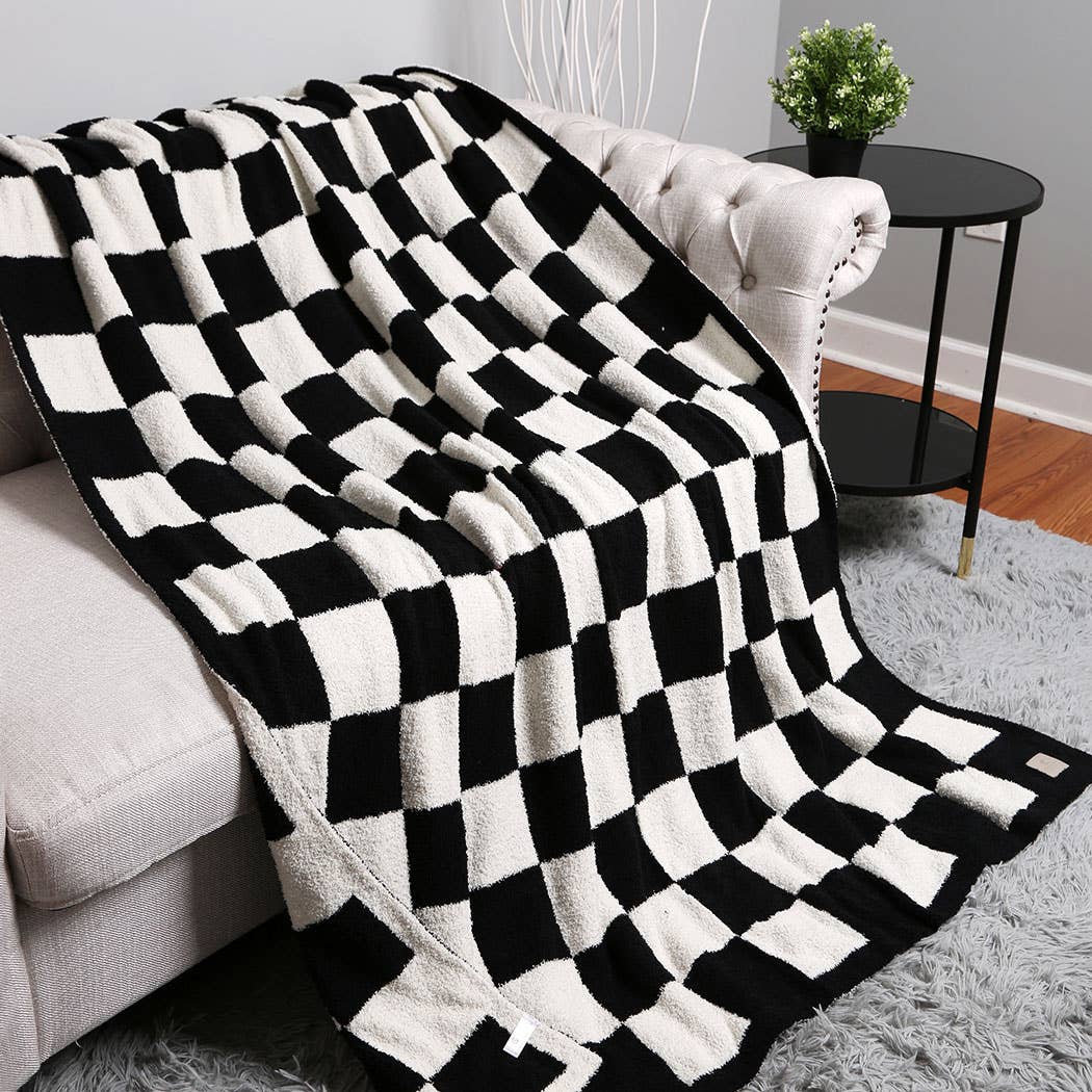 Checkerboard Patterned Throw Blanket: Beige