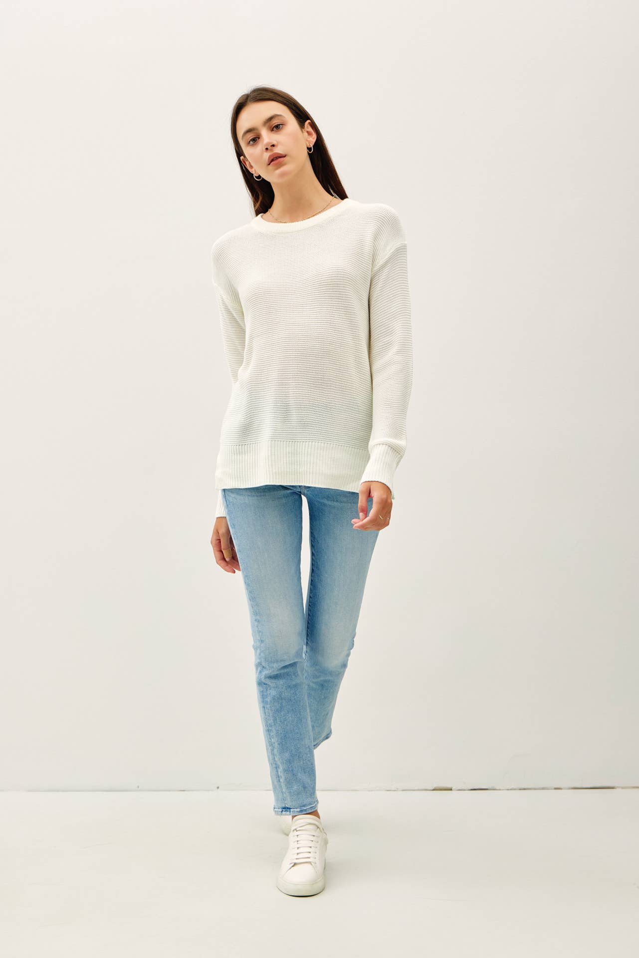 ROUND NECK BOYFRIEND SWEATER
