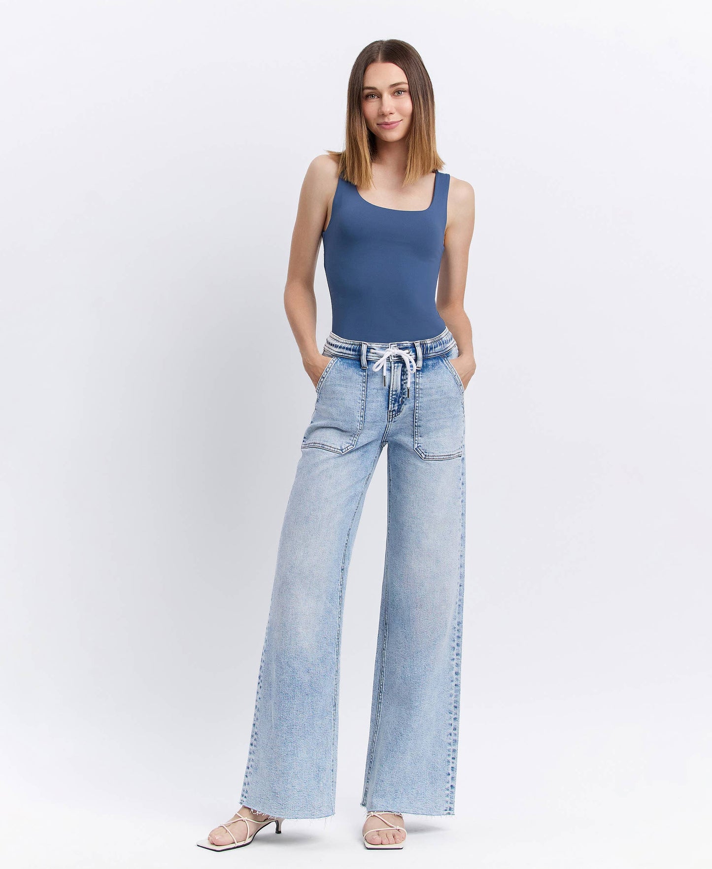 HIGH RISE DRAWSTRING WAISTBAND WIDE LEG JEANS F6065: CLEARLY / 26