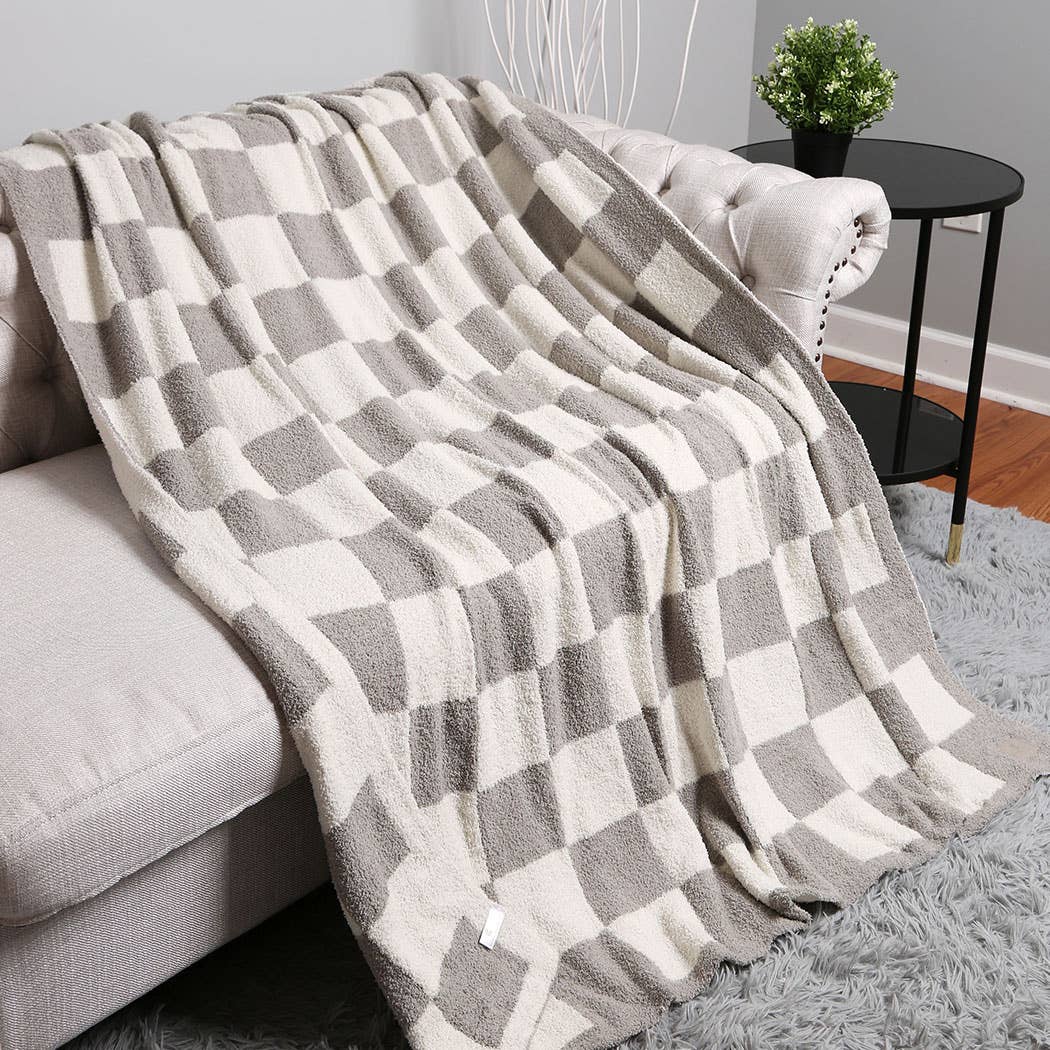 Checkerboard Patterned Throw Blanket: Beige