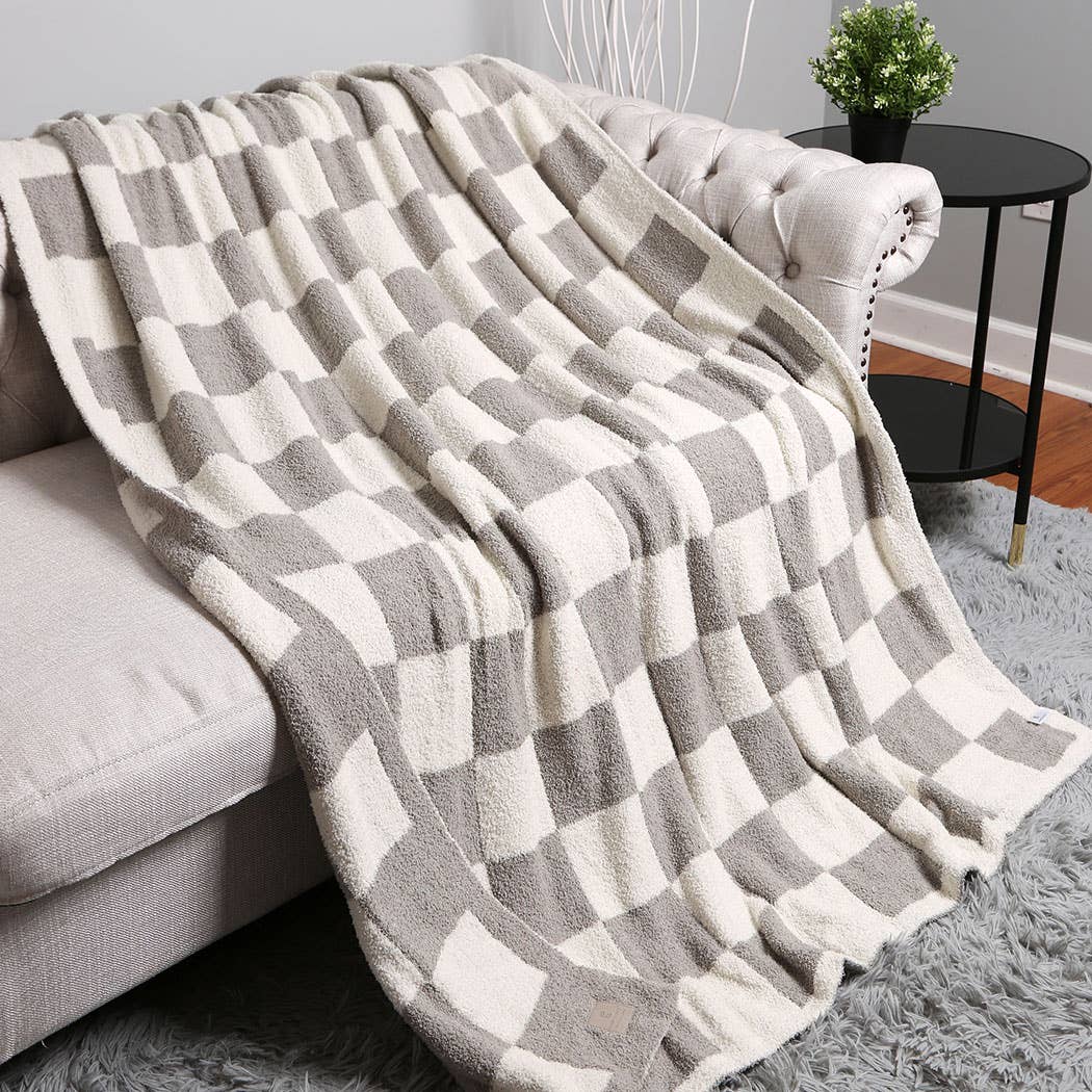 Checkerboard Patterned Throw Blanket: Beige