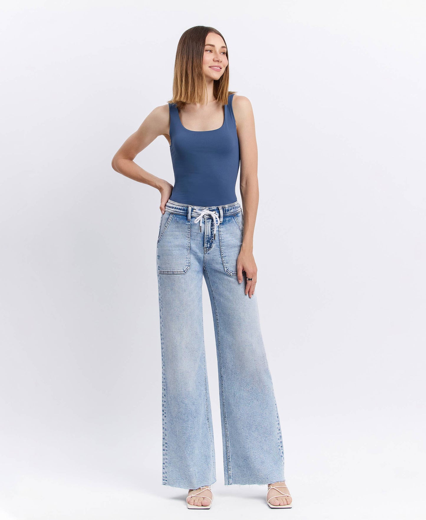 HIGH RISE DRAWSTRING WAISTBAND WIDE LEG JEANS F6065: CLEARLY / 26