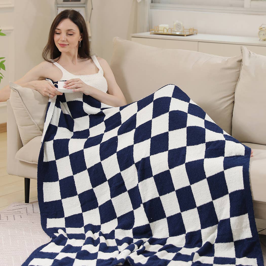 Checkerboard Patterned Throw Blanket: Beige