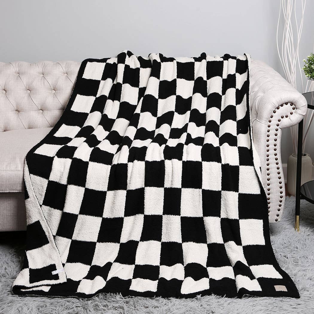 Checkerboard Patterned Throw Blanket: Beige