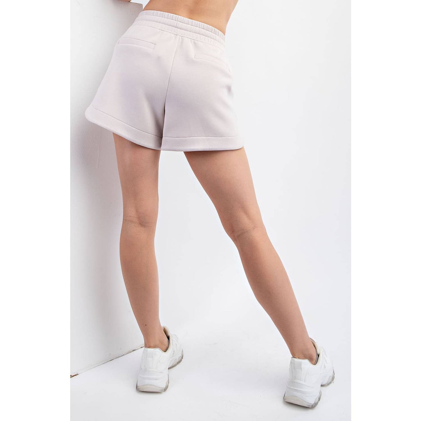 SCUBA SHORT PANTS: Lt Mocha