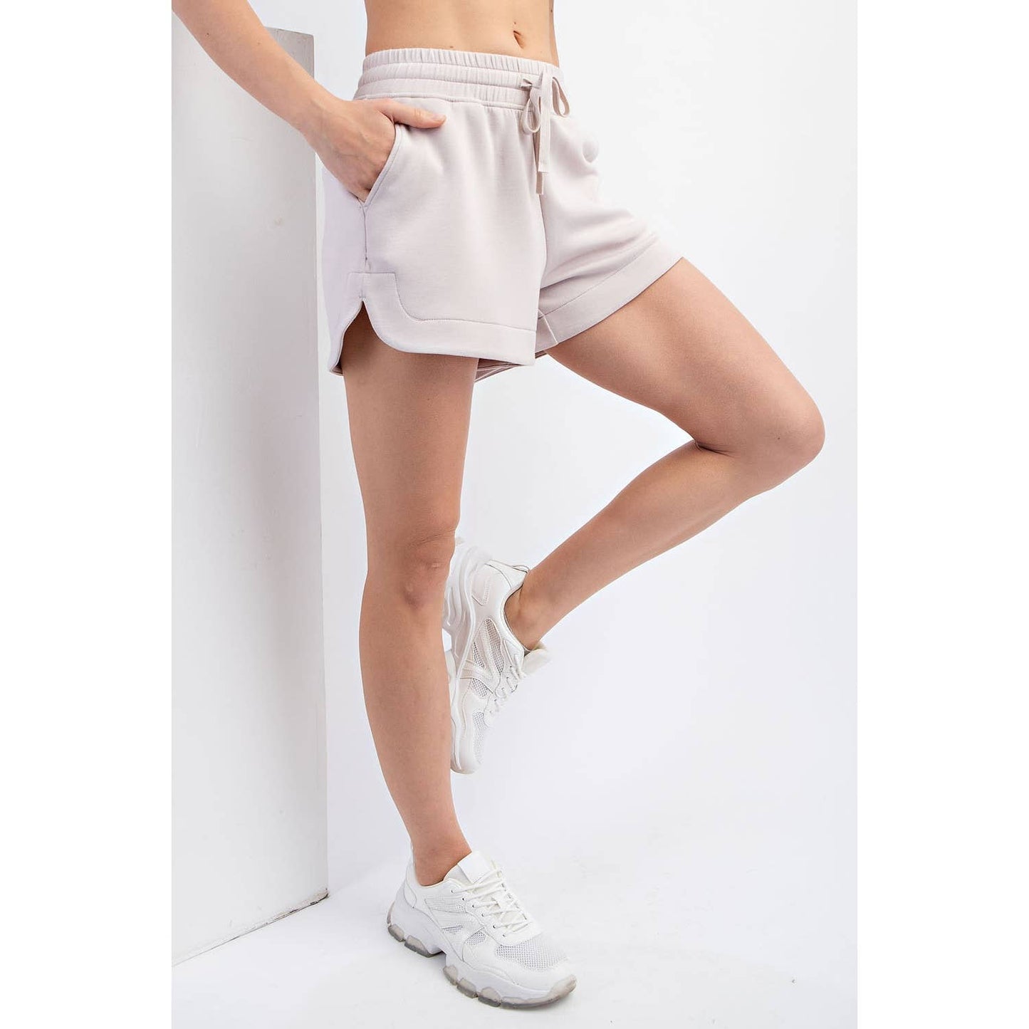 SCUBA SHORT PANTS: Lt Mocha