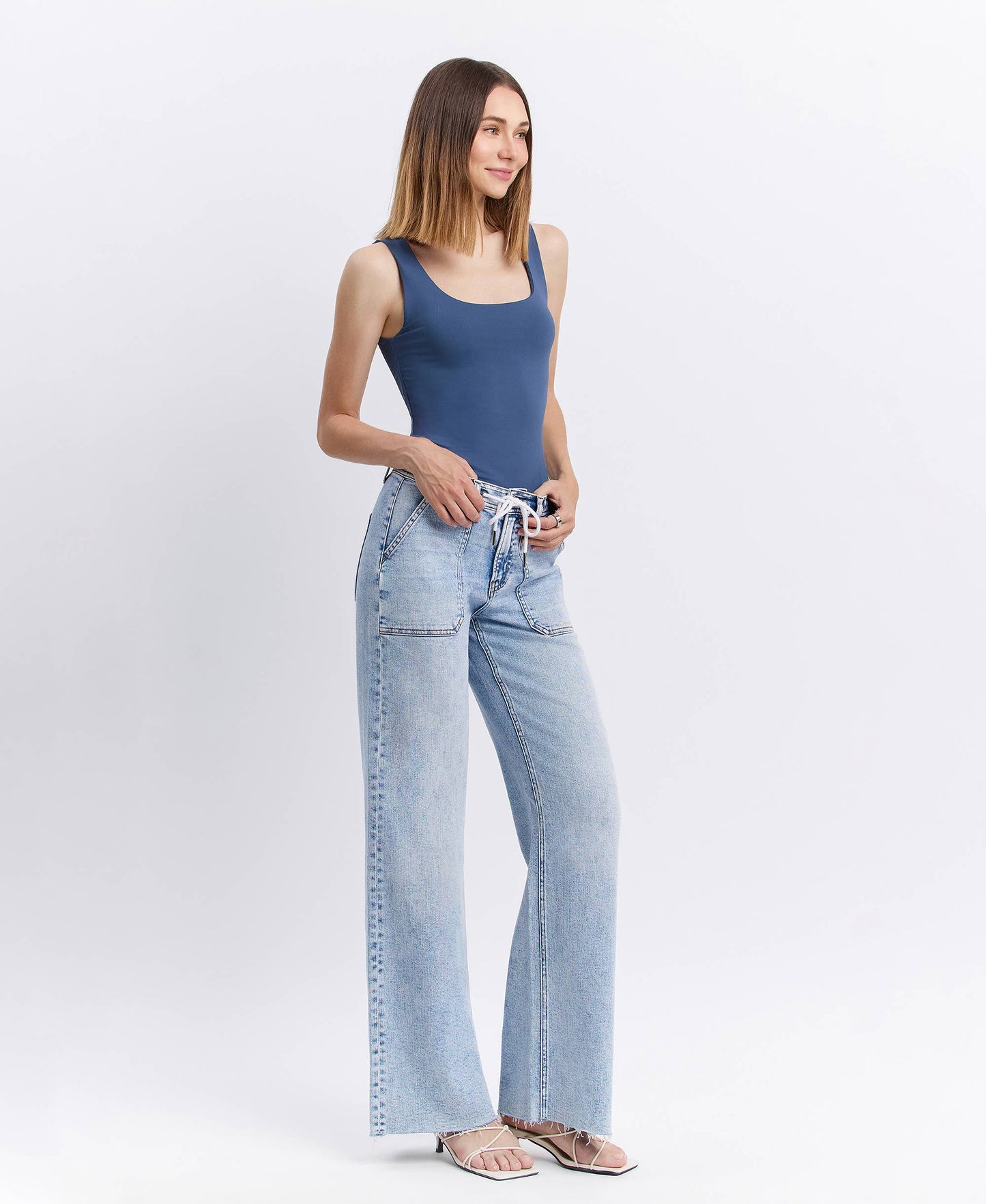 HIGH RISE DRAWSTRING WAISTBAND WIDE LEG JEANS F6065: CLEARLY / 26