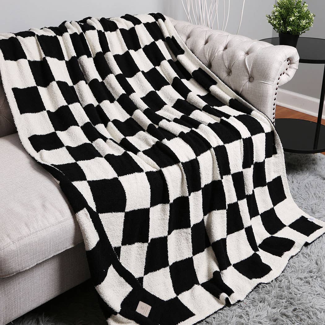 Checkerboard Patterned Throw Blanket: Beige