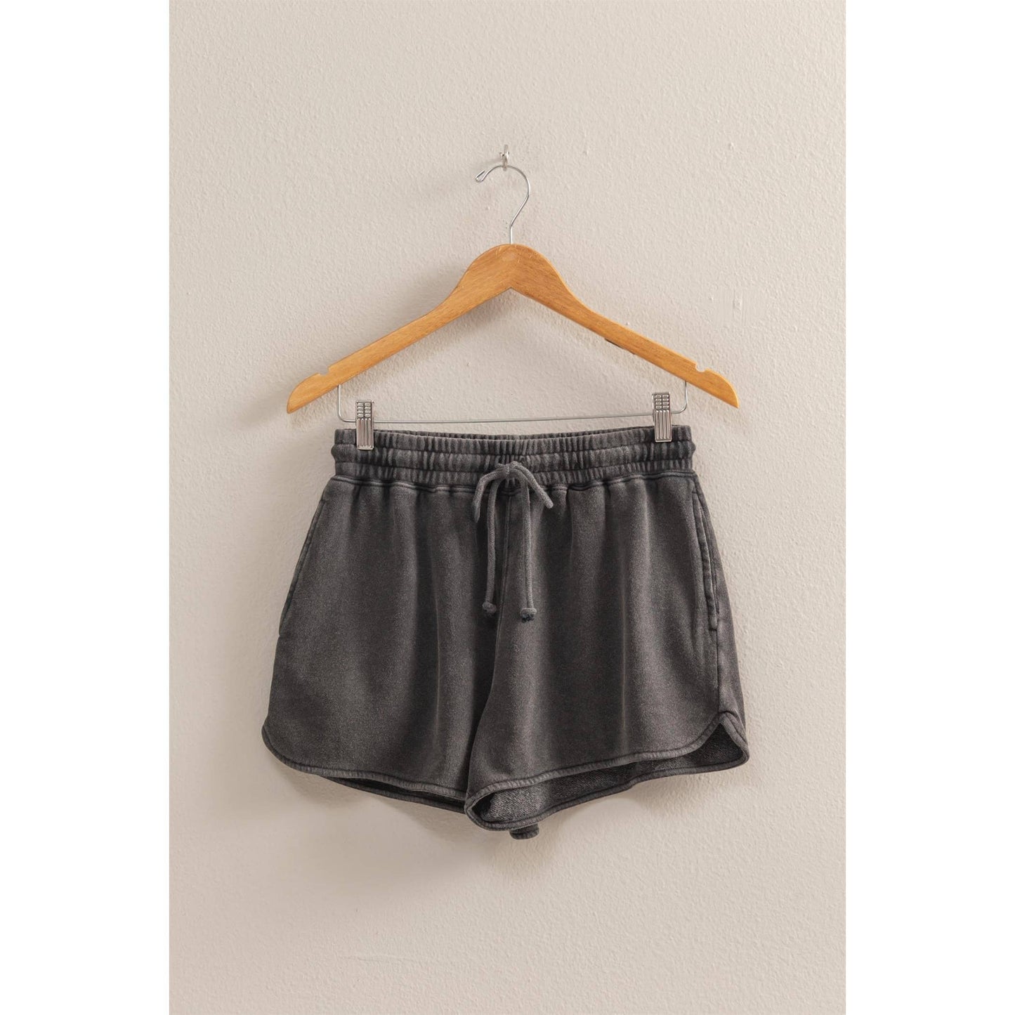 Casual Dolphin Shorts: BLACK