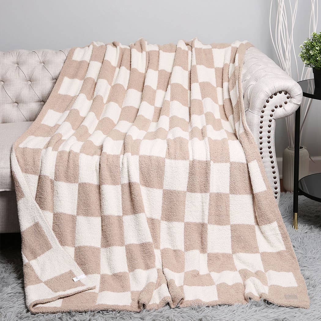 Checkerboard Patterned Throw Blanket: Beige