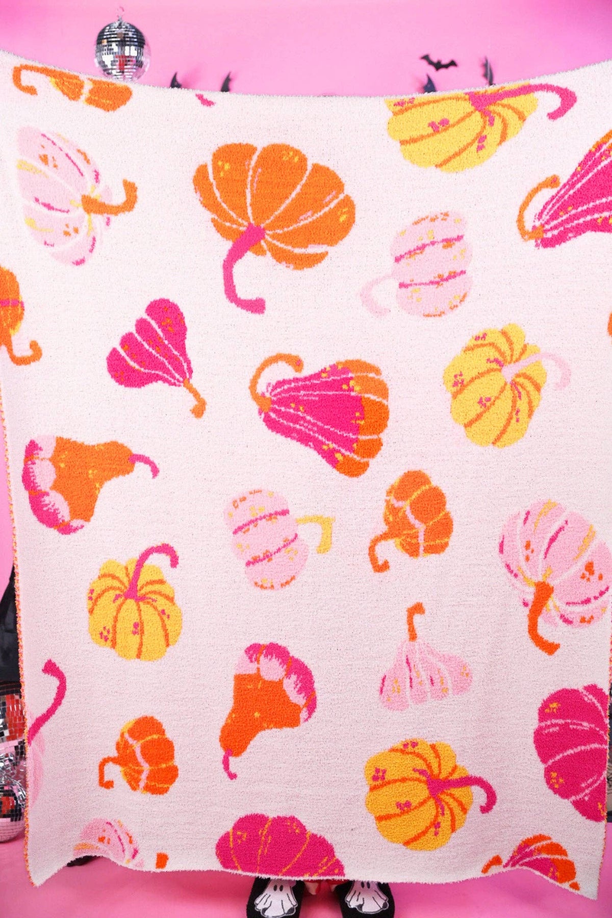 Blushing Pumpkins Blanket: Multi / One Size