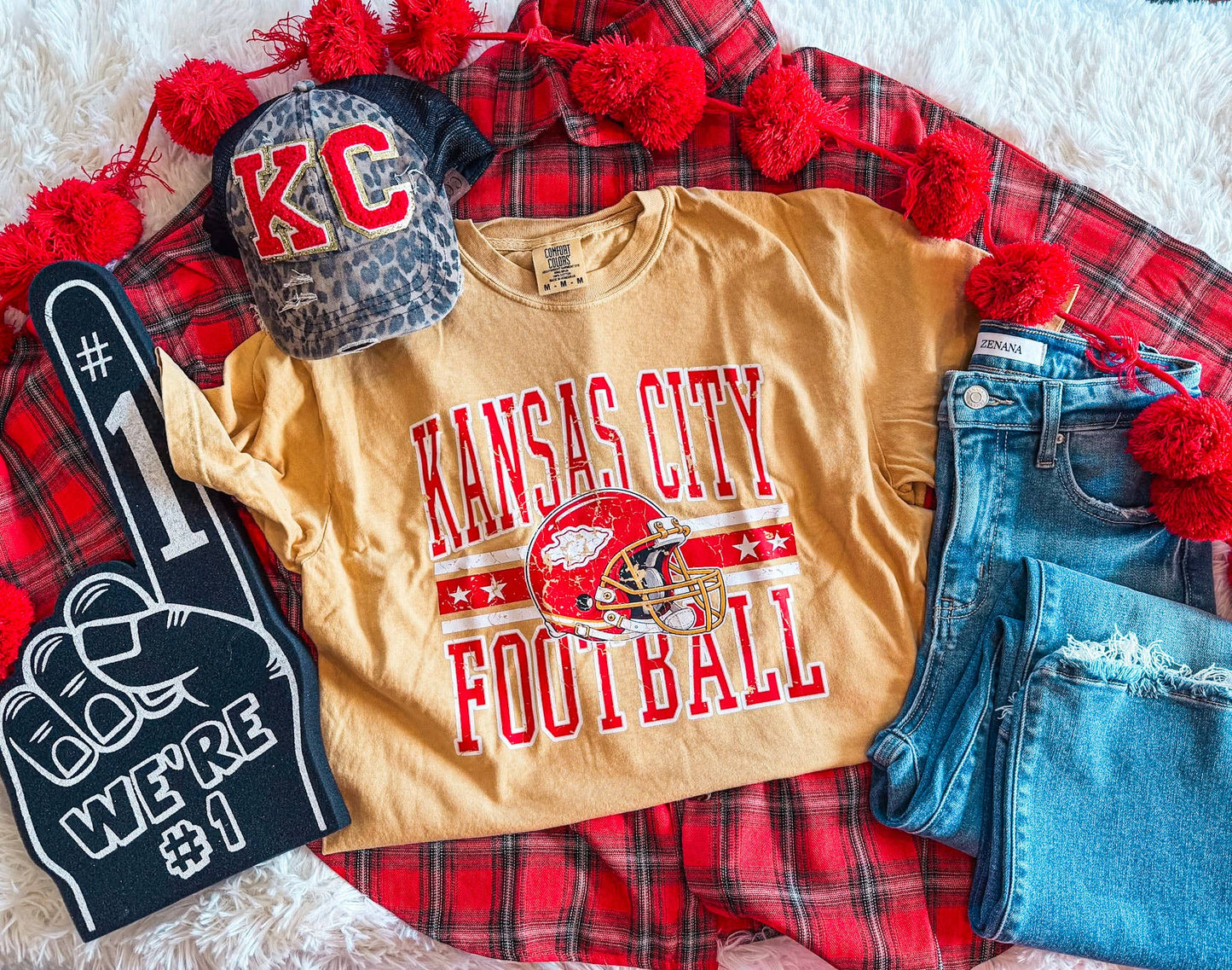 KANSAS CITY FOOTBALL TRENDY STARS TEE (MUSTARD): SMALL