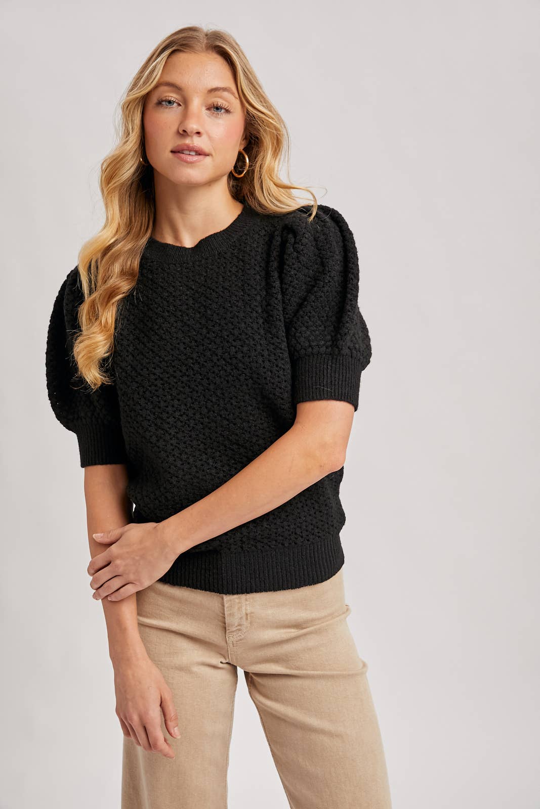 PUFF SLEEVED OPEN-KNIT SWEATER