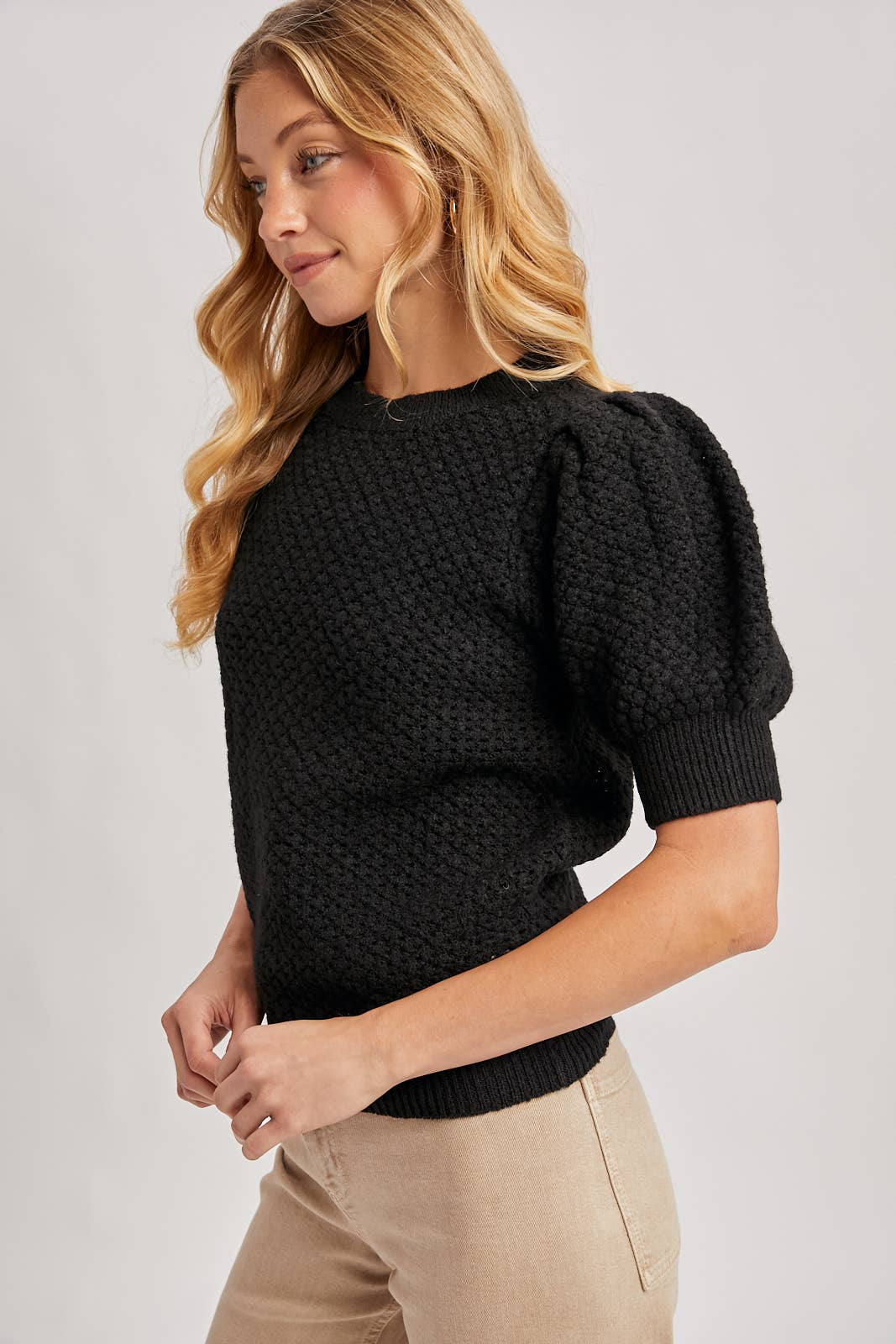 PUFF SLEEVED OPEN-KNIT SWEATER