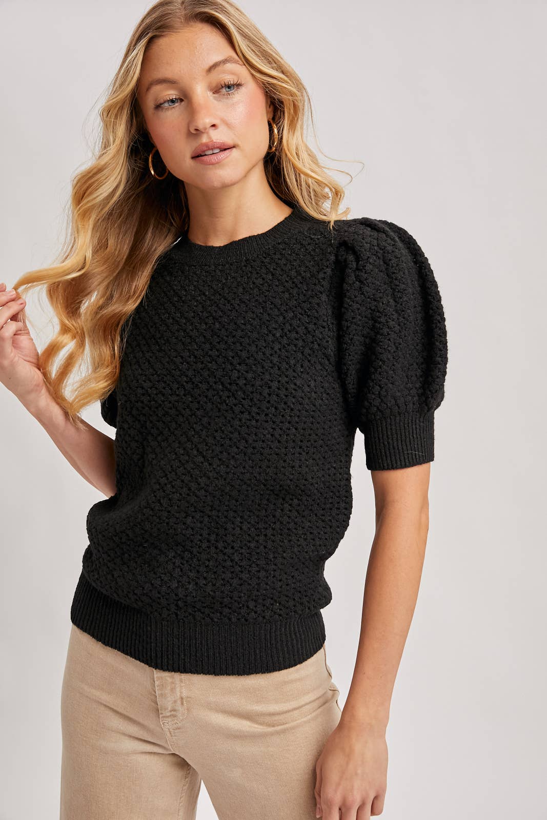 PUFF SLEEVED OPEN-KNIT SWEATER