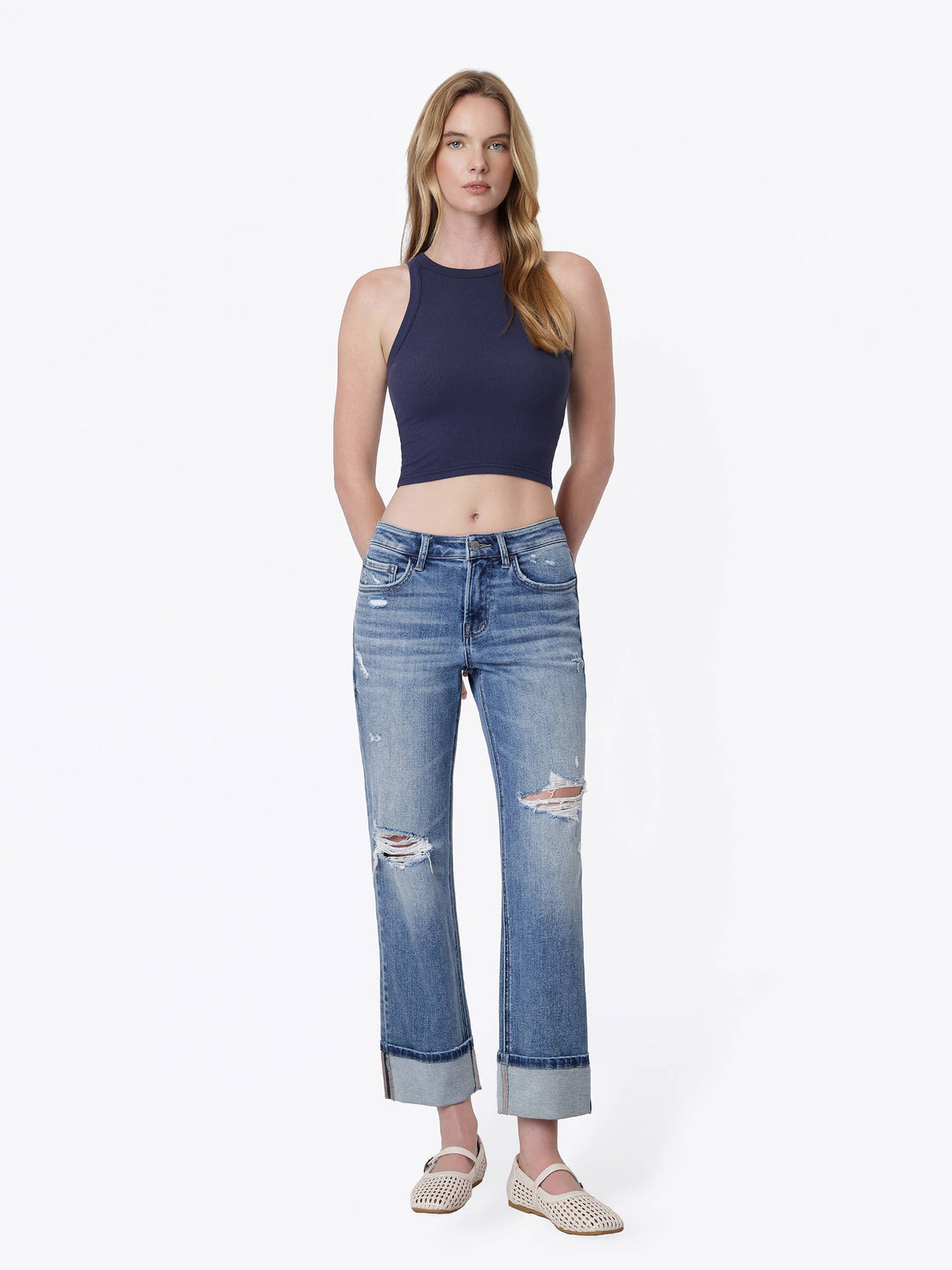 MID RISE DISTRESSED CUFFED CROP STRAIGHT JEANS