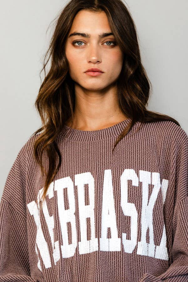 T1770N 'NEBRASKA' Comfy Oversize Graphic Sweatshirt: COFFEE / S-M-L (2-2-2)