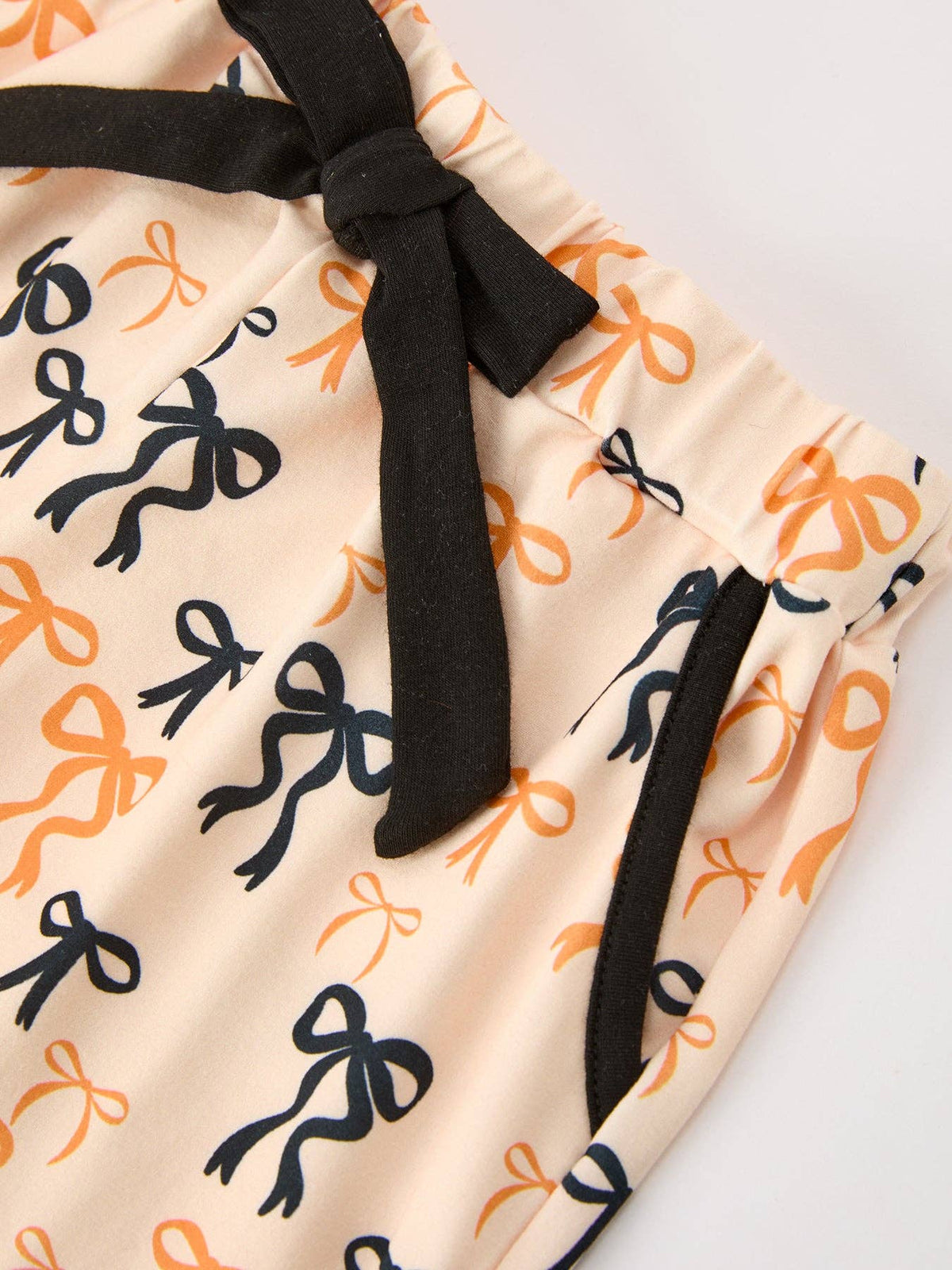 Halloween Bow Print Girls Pajama Set Long Sleeve Top and Shorts: 2