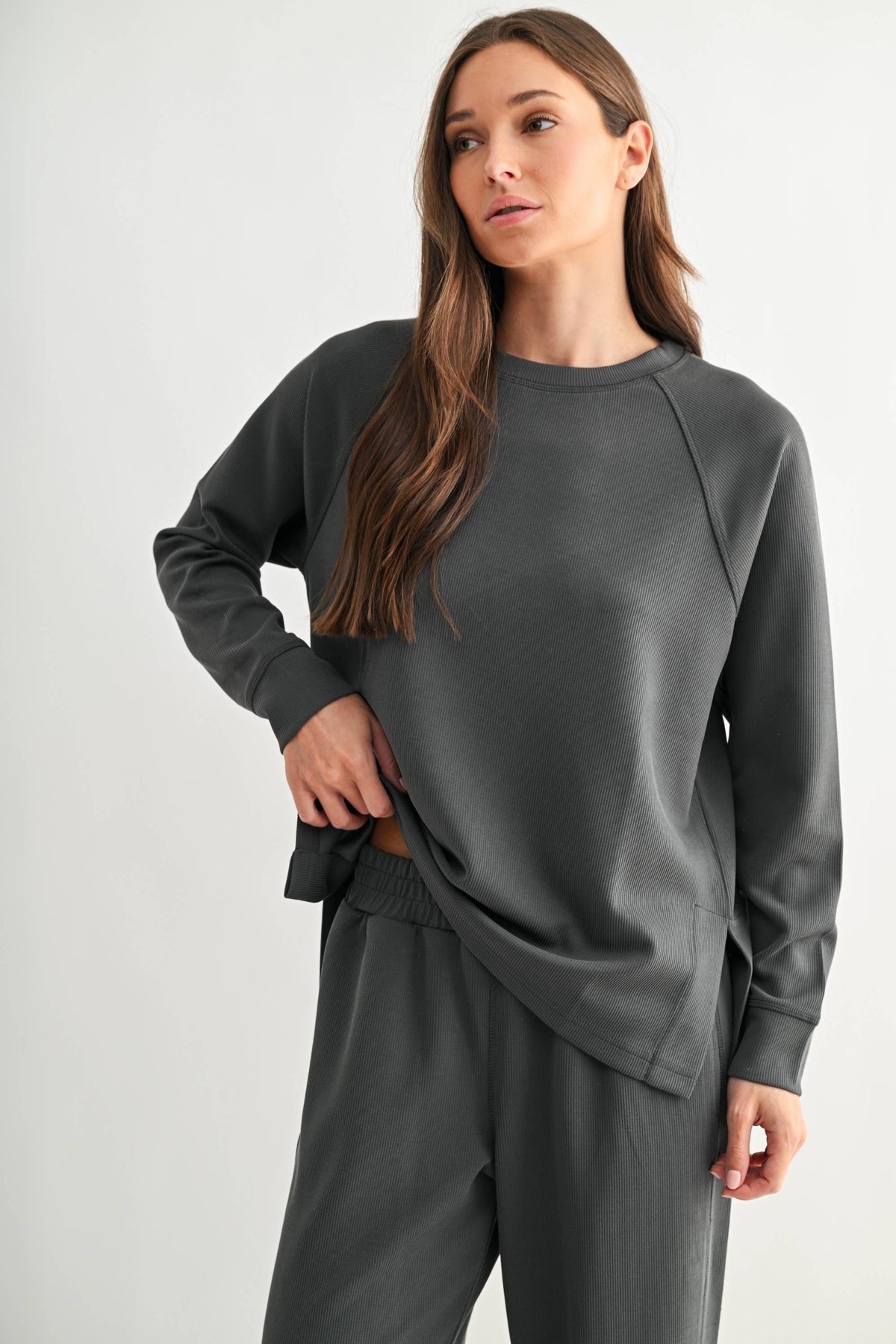 Luxe Sand Wash Rib Raglan Tee: SILKEN TAUPE