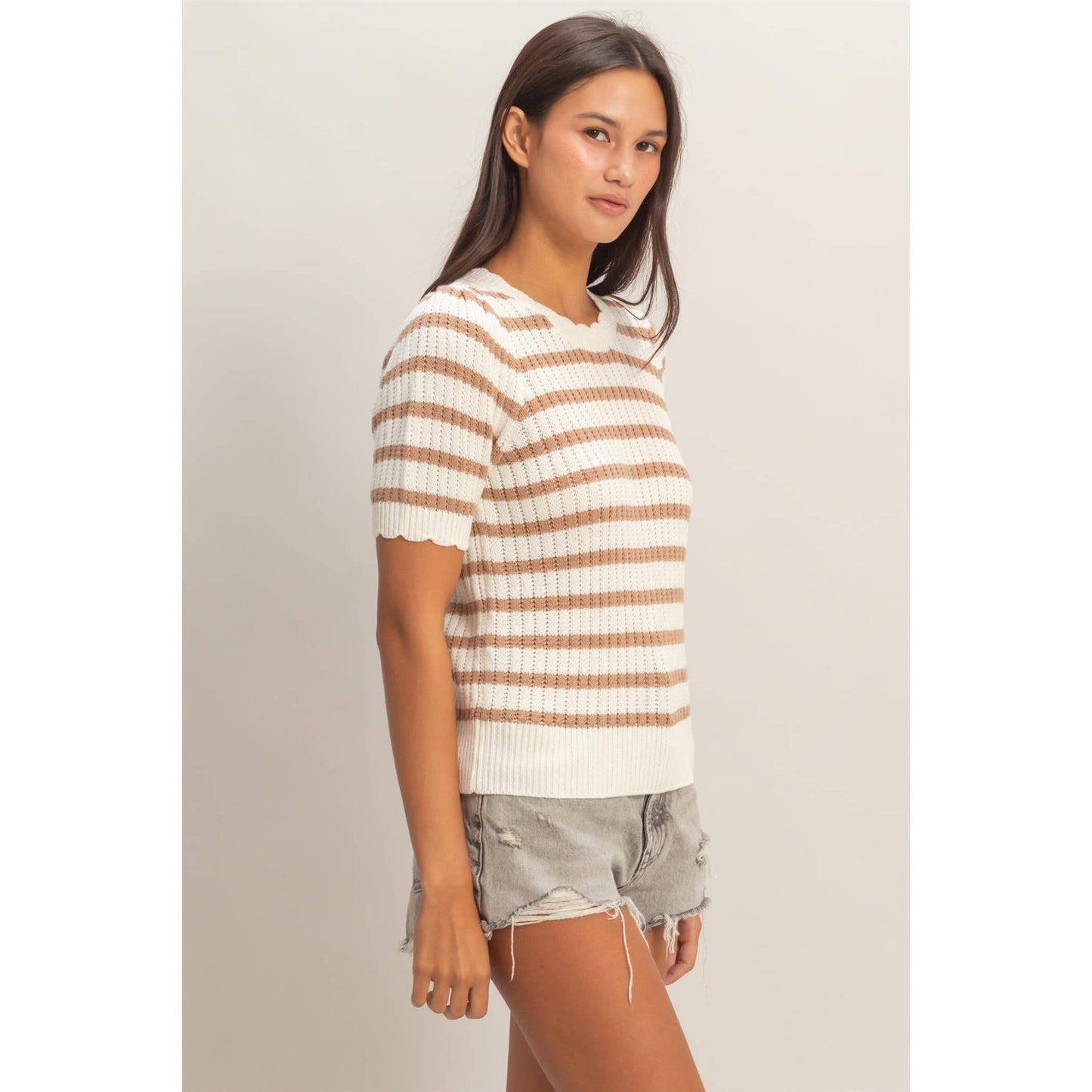 Striped Scallop Edge Puff Sleeve Knit Top: TAUPE / S-M-L(2-2-2)