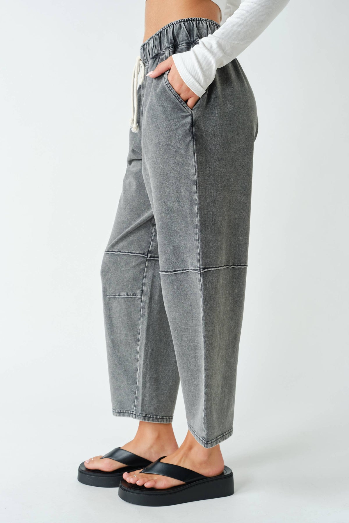 Cotton Blend Mineral Wash Cropped Straight Leg Pants:COFFEE BEAN