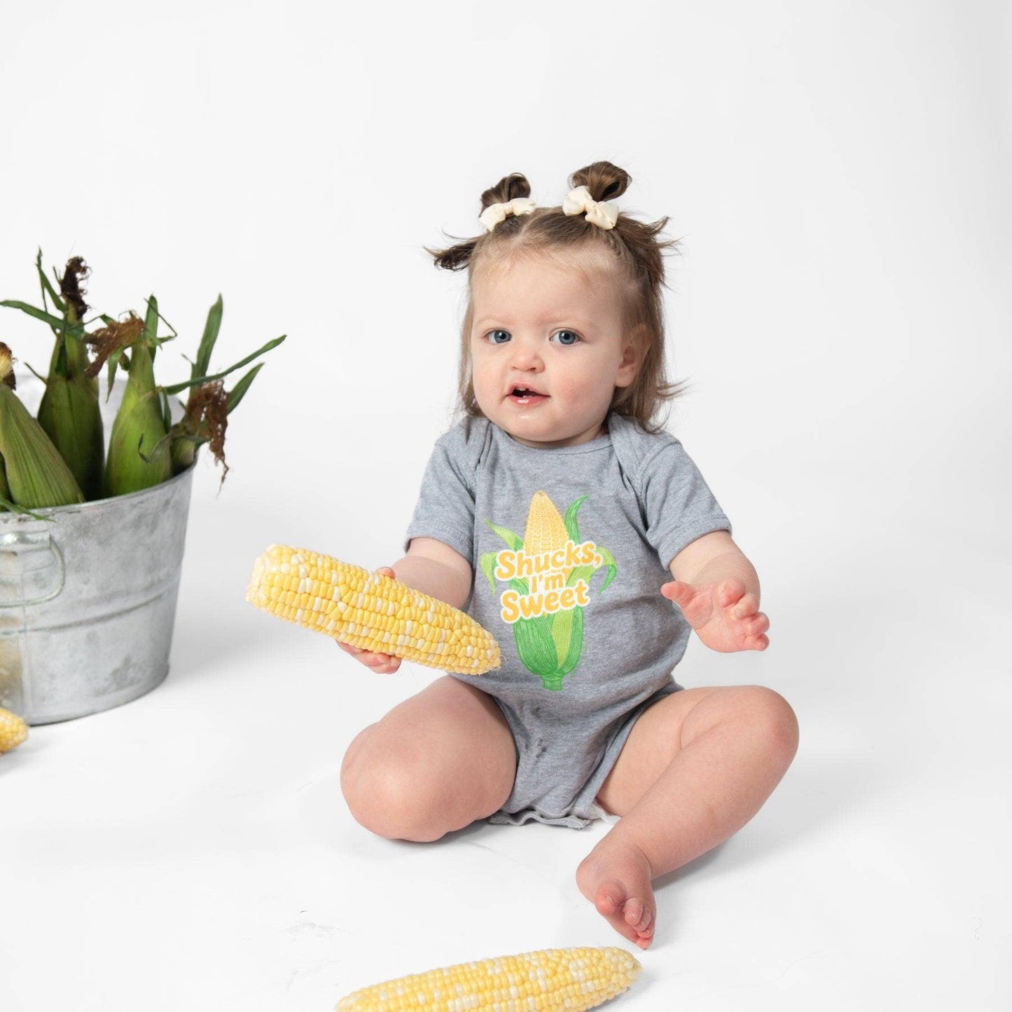 Summer 'Shucks, I'm Sweet' Gray Graphic Onesie: 12-18 MO