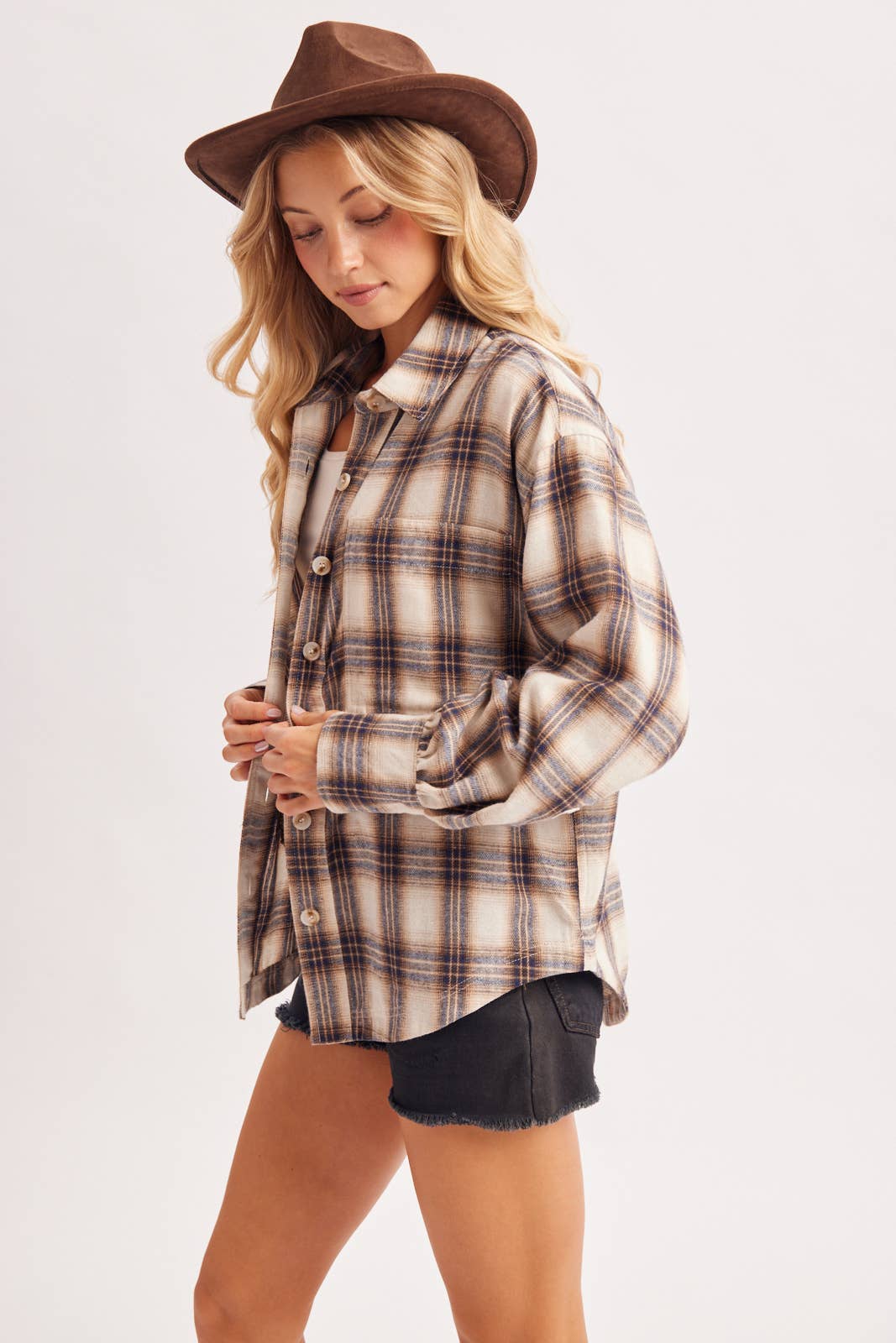 BUTTON DOWN FLANNEL SHIRT: IVORY/BROWN