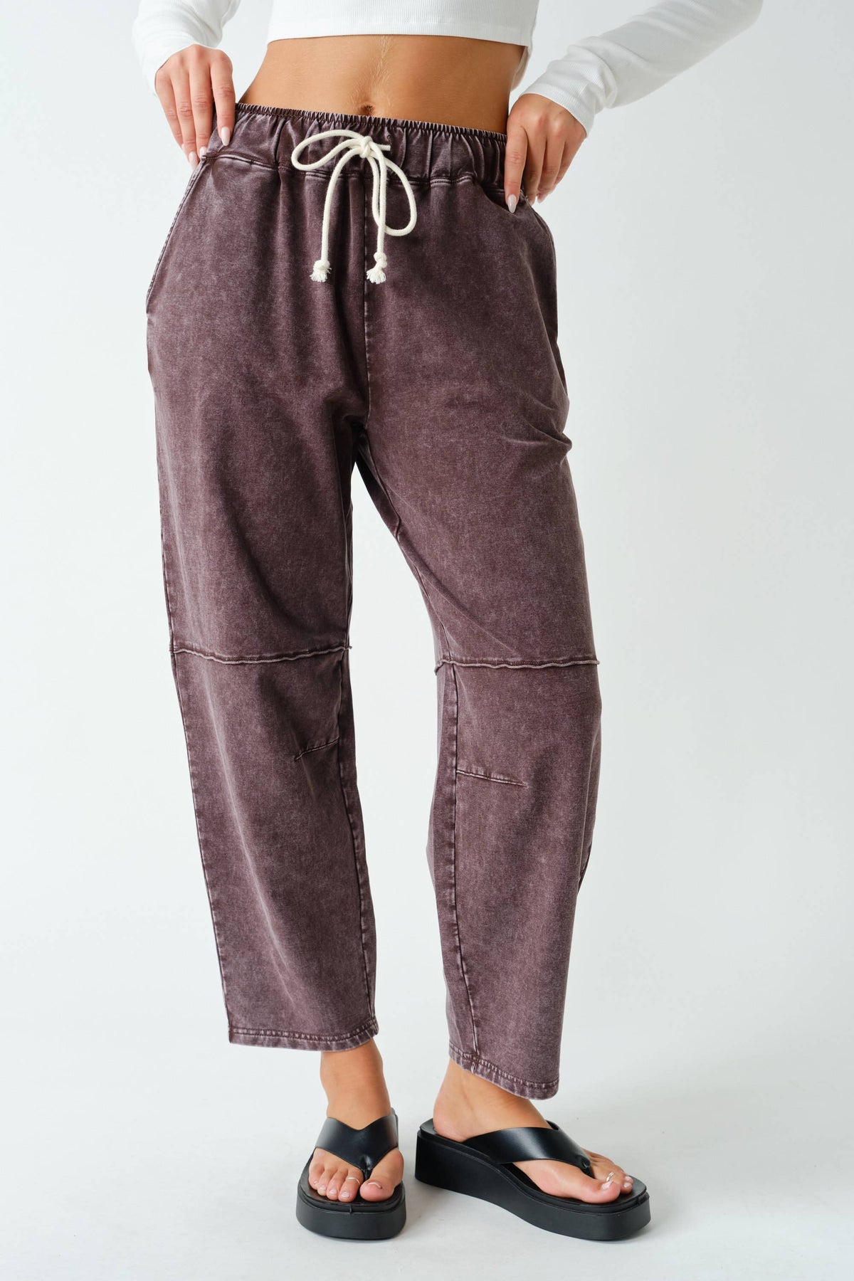 Cotton Blend Mineral Wash Cropped Straight Leg Pants:COFFEE BEAN