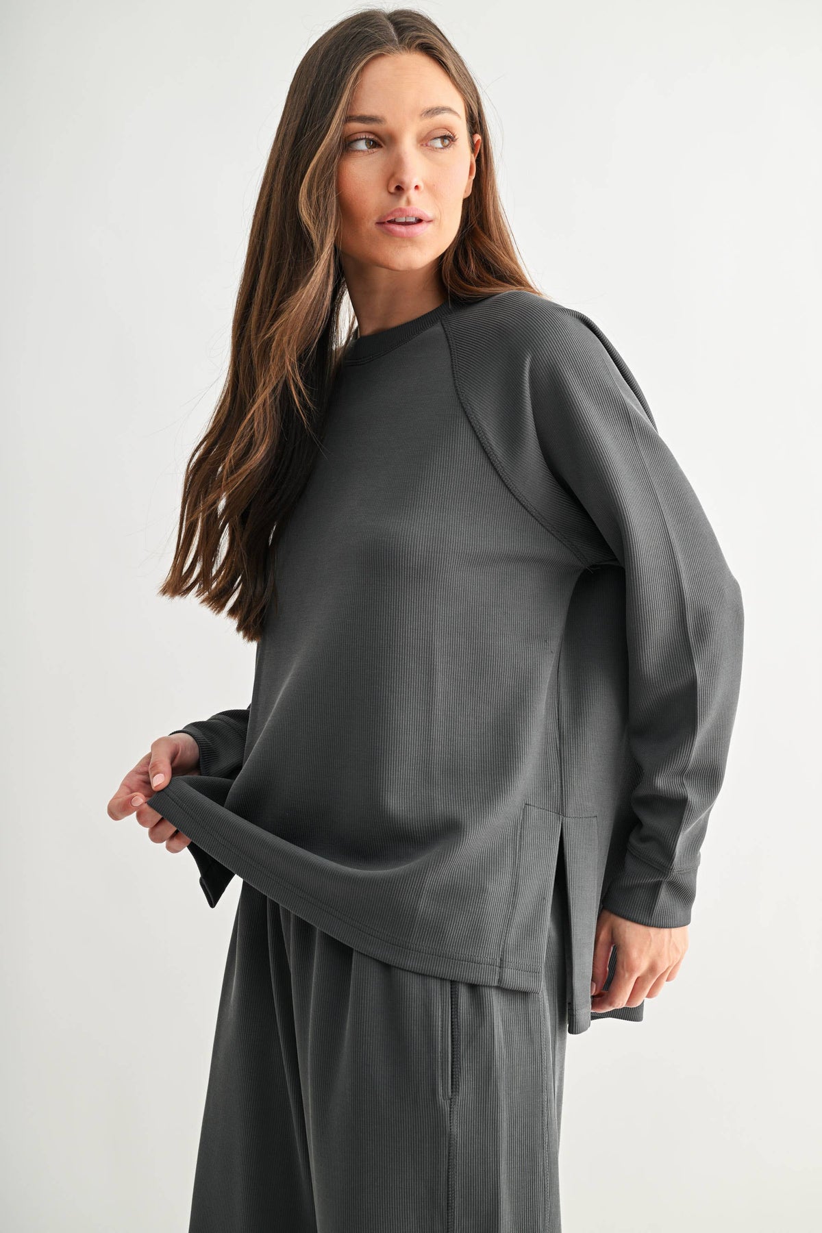 Luxe Sand Wash Rib Raglan Tee: SILKEN TAUPE