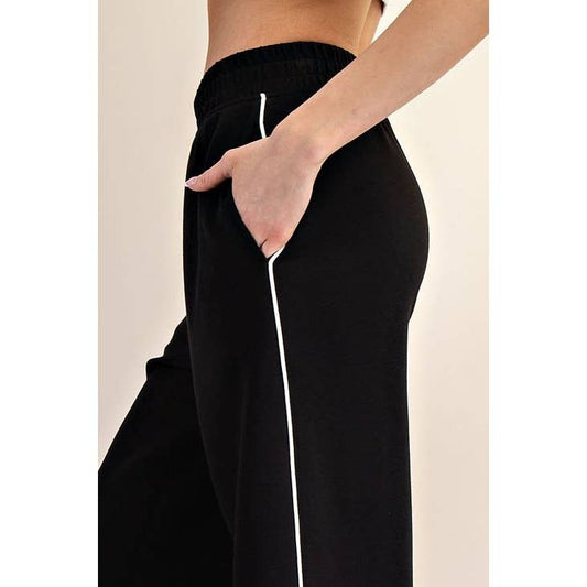 SCUBA SKORT: Black/Cream