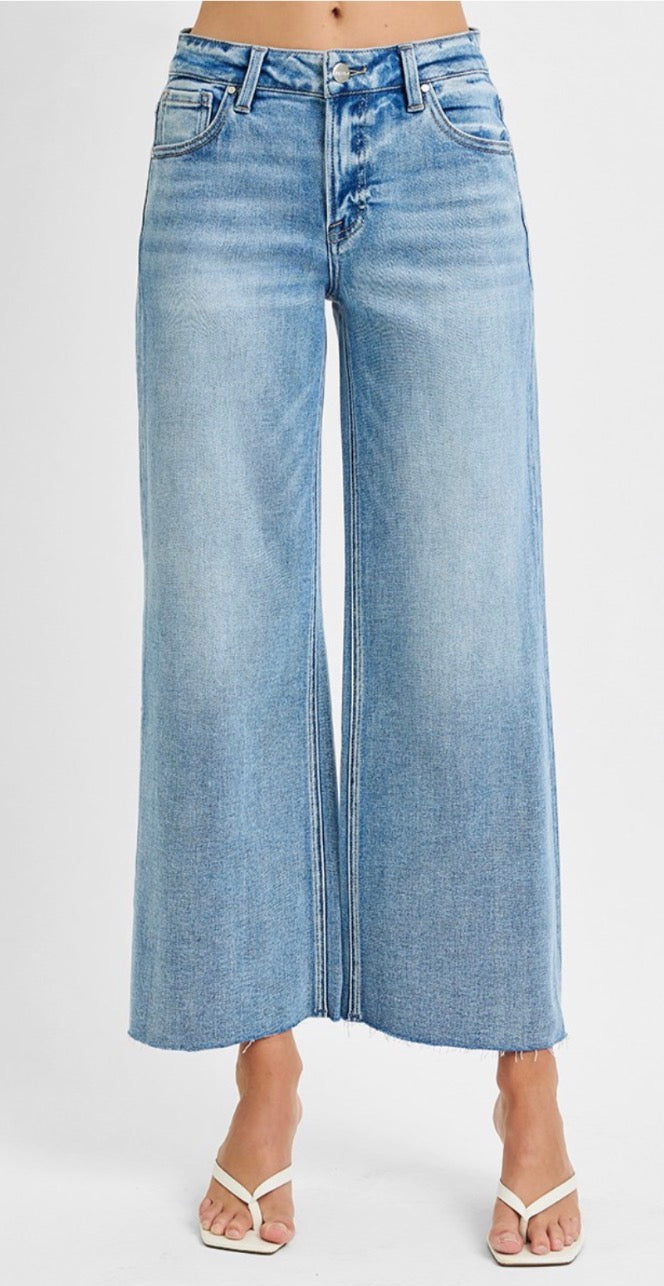 RISEN JEANS MID RISE CROP WIDE RAW CUT HEM JEANS