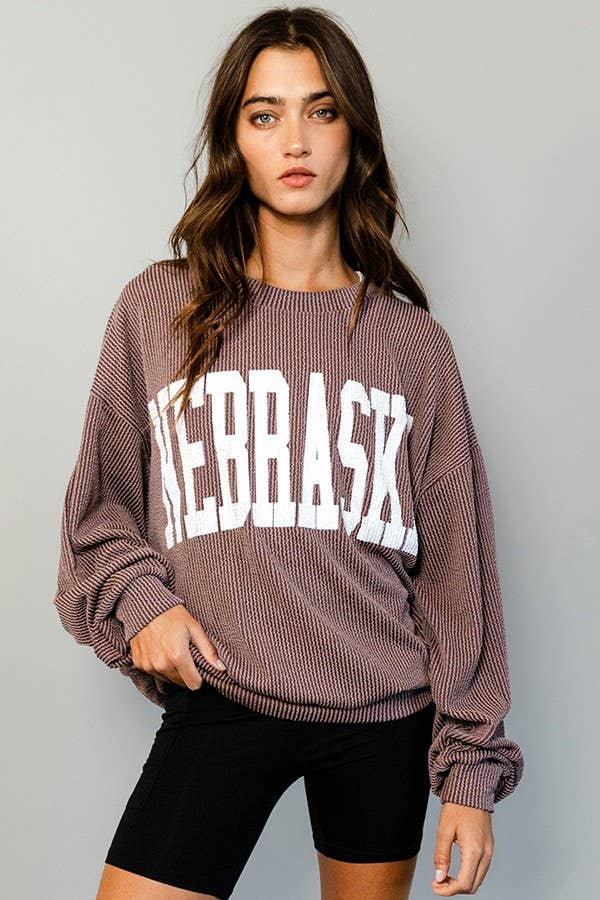 T1770N 'NEBRASKA' Comfy Oversize Graphic Sweatshirt: COFFEE / S-M-L (2-2-2)
