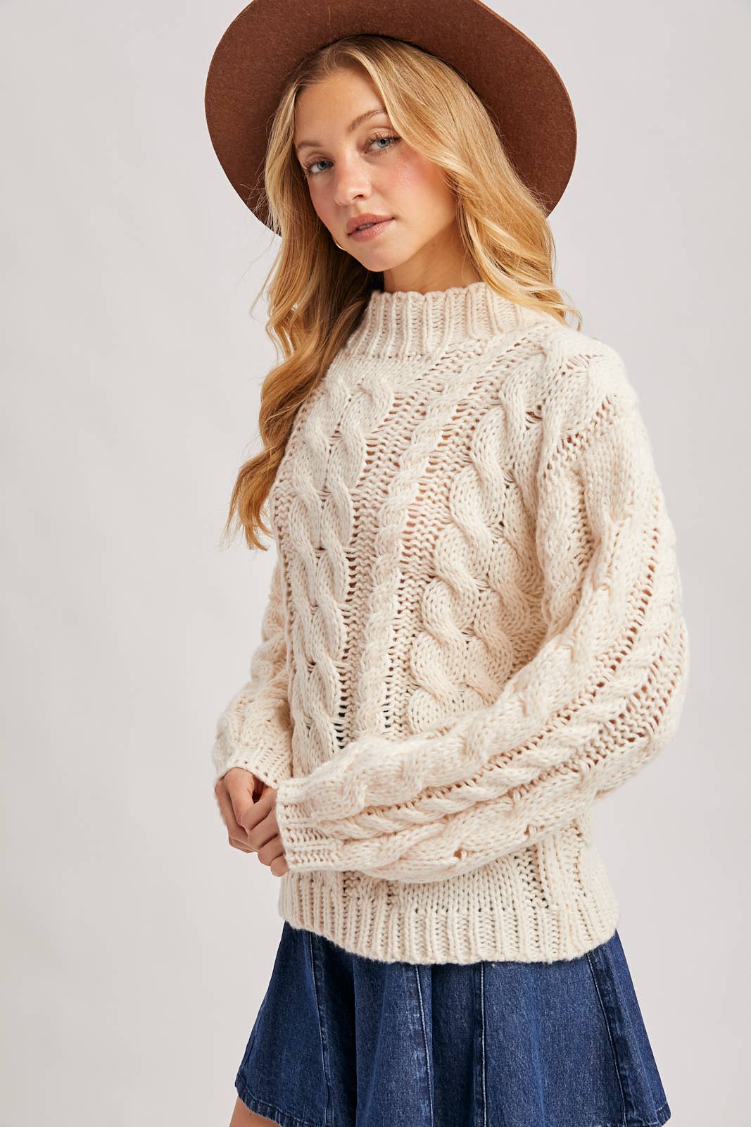CABLE KNIT SWEATER