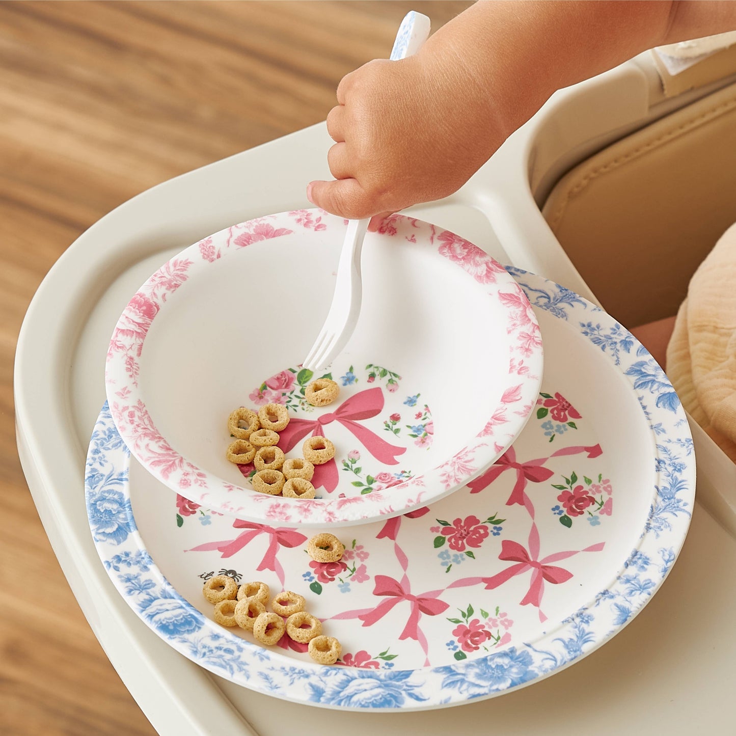 Itzy Bistro™ - 4 piece dining set: Robbons & Roses