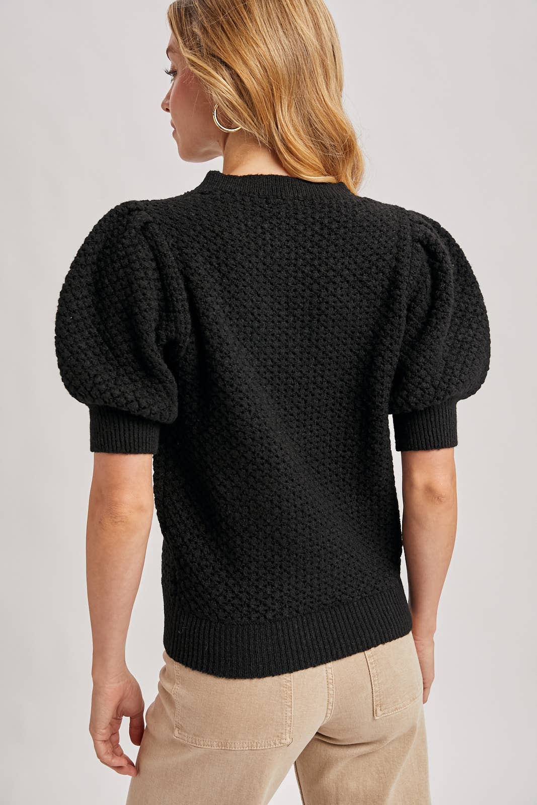 PUFF SLEEVED OPEN-KNIT SWEATER