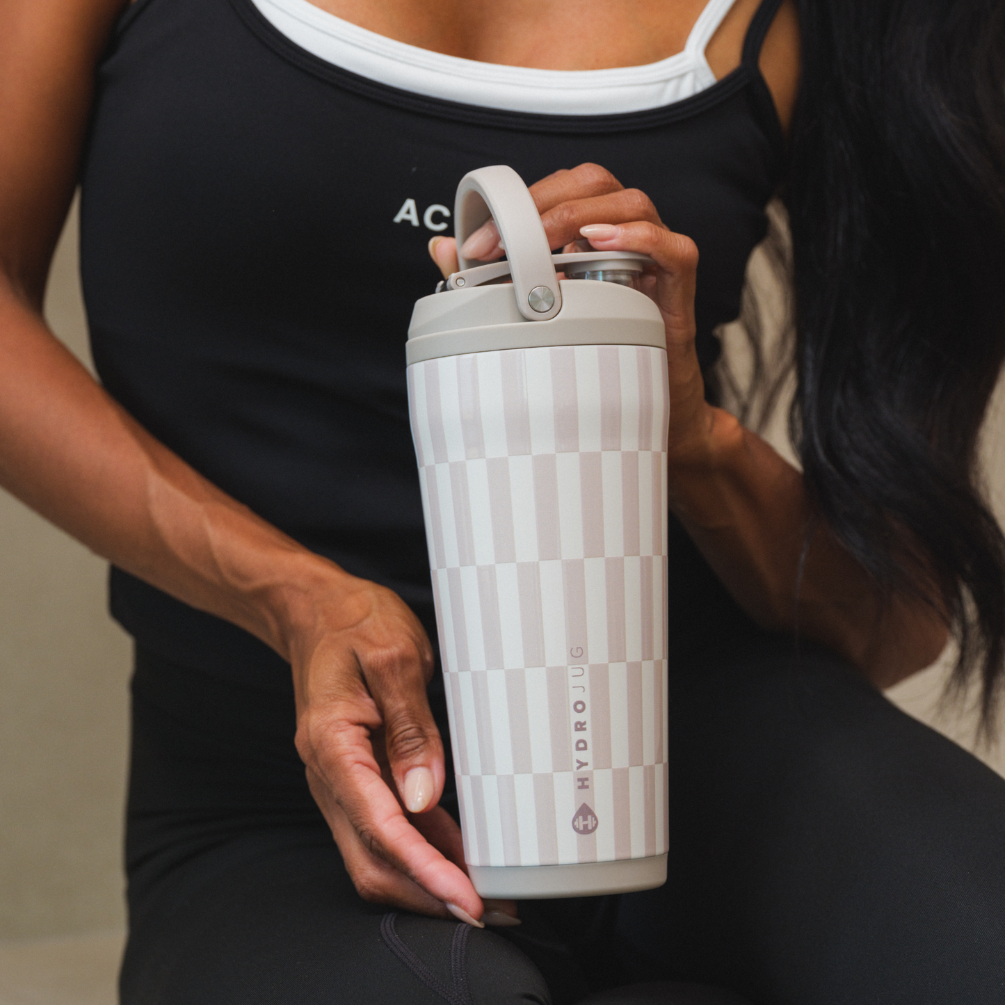 Latte HydroJug 24 oz Insulated Shaker