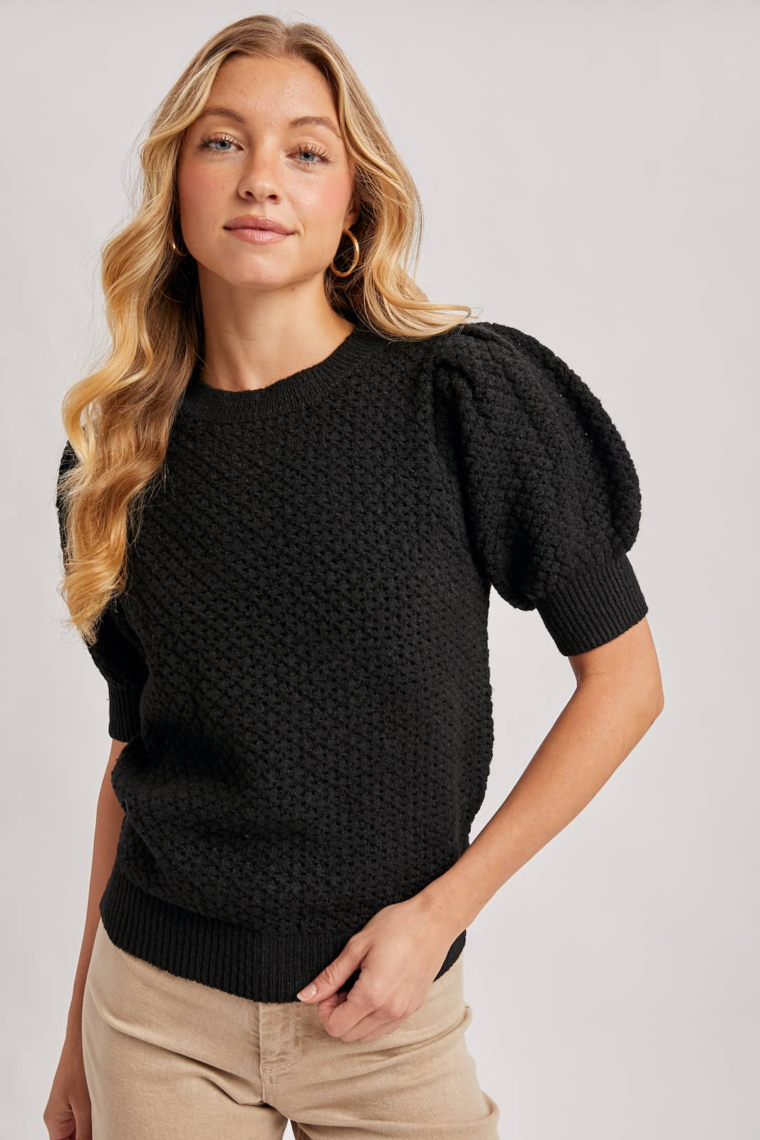 PUFF SLEEVED OPEN-KNIT SWEATER