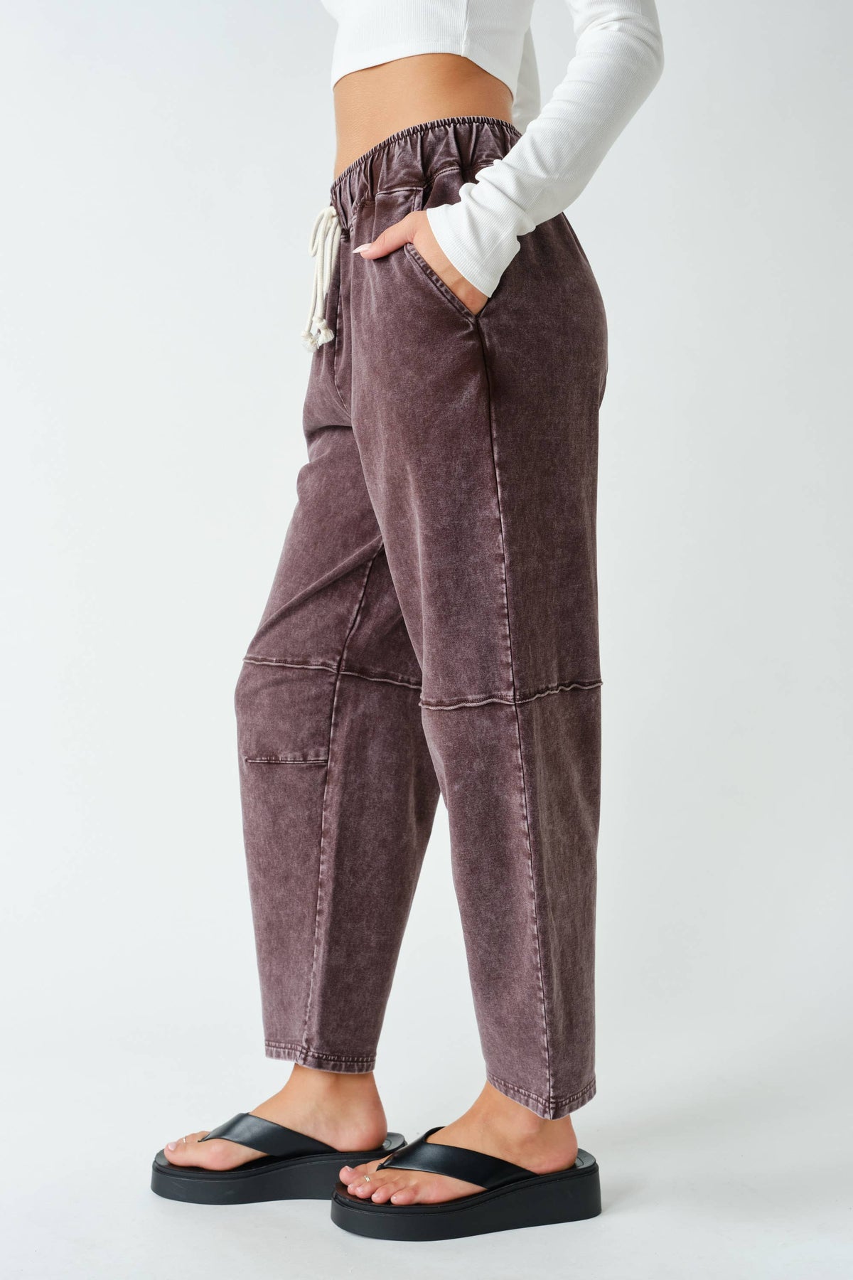 Cotton Blend Mineral Wash Cropped Straight Leg Pants:COFFEE BEAN