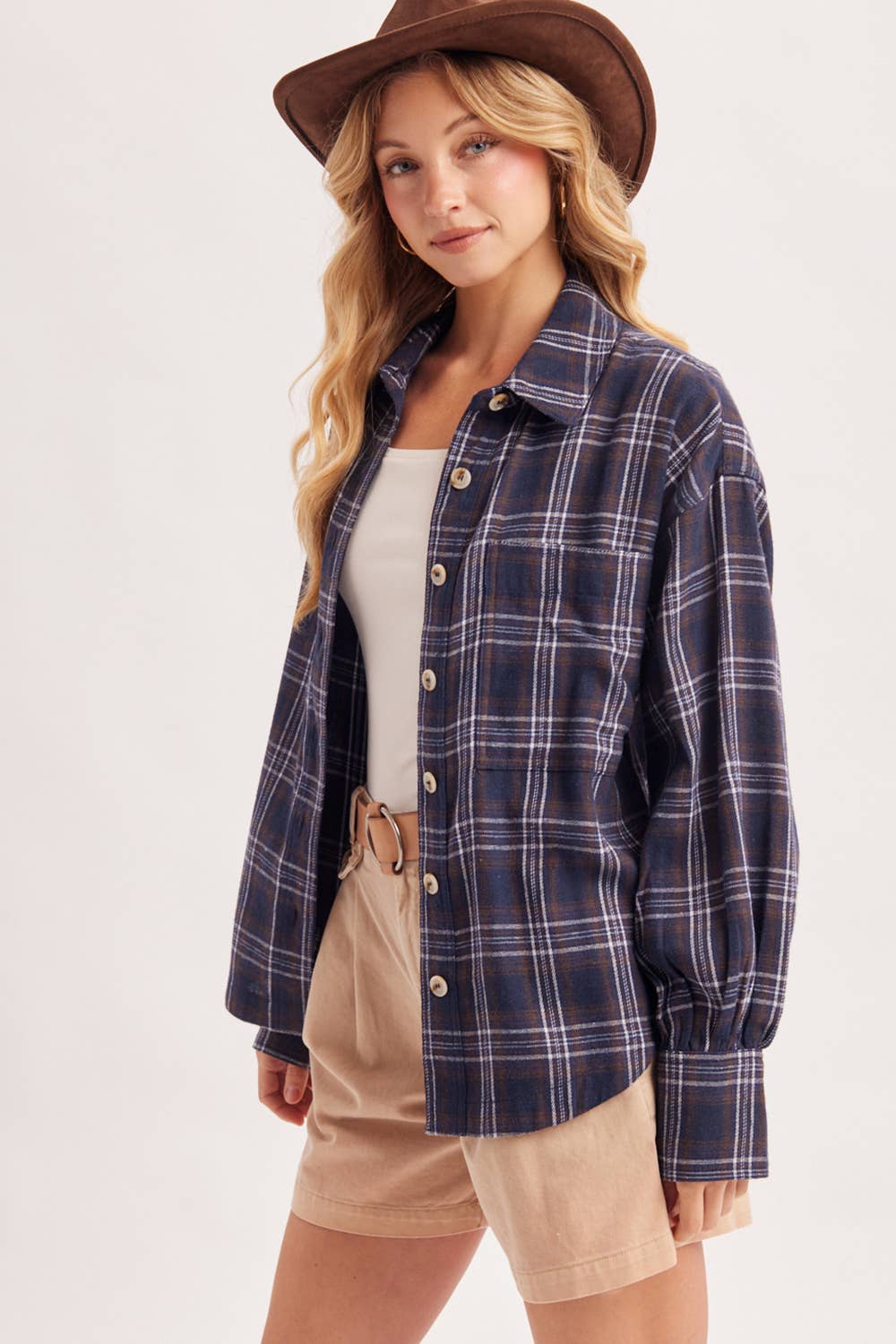 BUTTON DOWN FLANNEL SHIRT: IVORY/BROWN
